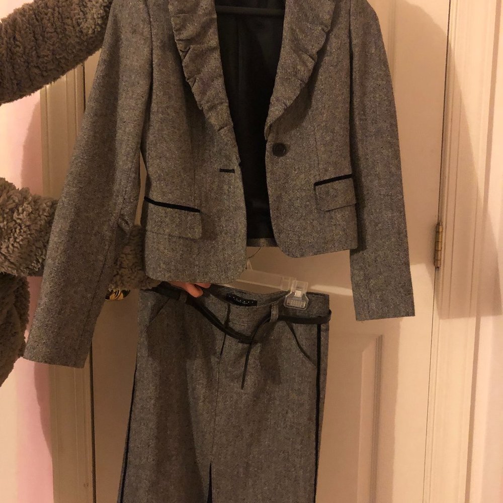 Gray Laundry by Shelli Segal Suit